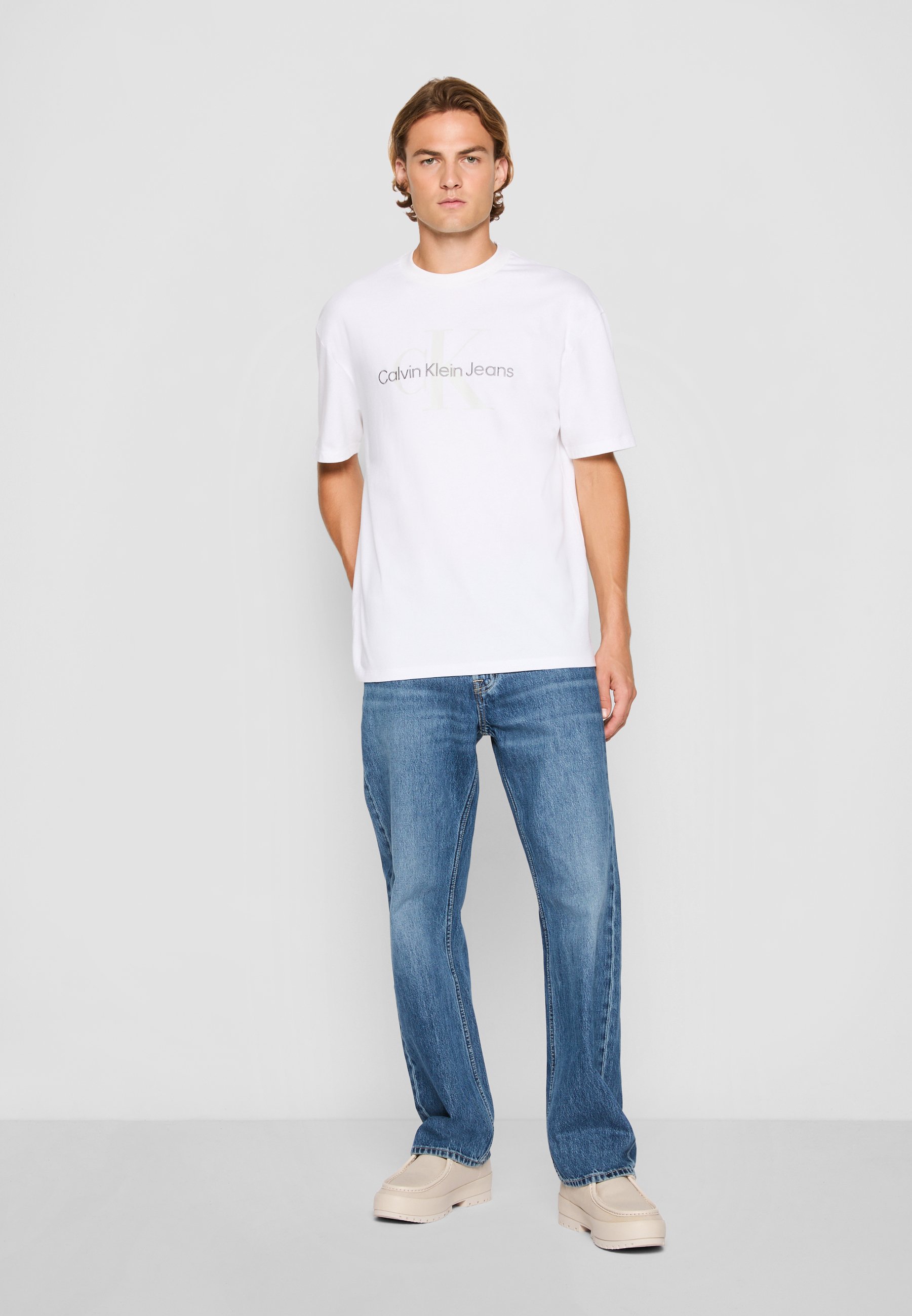   Jeans Hero Monogram Tシャツ 半袖 メンズ 〓予約販売・一部8月下旬頃発送予定〓 Tシャツ メンズ