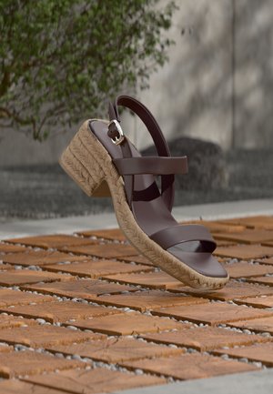 Calvin Klein Espadrilles - peppercorn