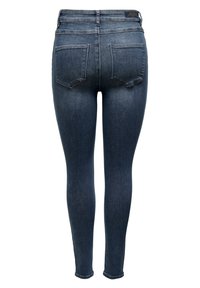 Sötétkék denim skinny farmernadrág, magas derékkal, két hátsó zsebbel és finom kopás részletekkel a lábszáron.