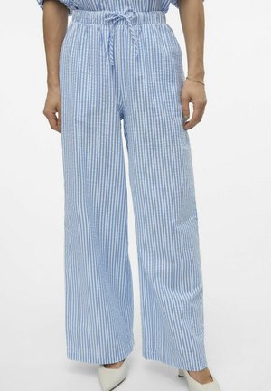 MIT WEITEM BEINSCHNITT  - Pantalon classique - vista blue