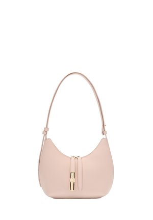 Kleine blush pink Leder-Schultertasche mit geschwungener Form, verstellbarem Einzelriemen und goldfarbenem Reißverschluss-Zuggriff vorne in der Mitte.