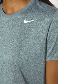 Nike Performance T-shirt till träning - dark green