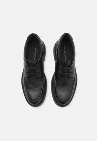 Tommy Hilfiger COMFORT TOE - Volnočasové šněrovací boty - black