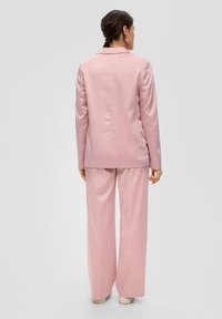 s.Oliver BLACK LABEL MIT GLATTER STRUKTUR - Blazer - zartrosa