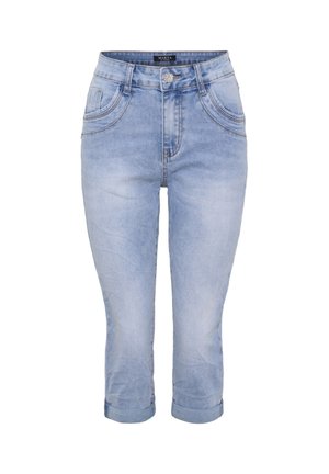 Lyseblå denim capri bukser med foldede kanter, frontlommer og en dekorativ knaplukning på linningen.