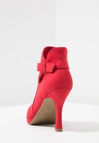 Tamaris Korolliset nilkkurit - red