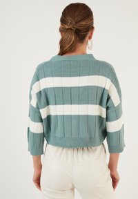 LELA REGULAR FIT - Kardiganas - light green