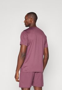 New Balance ESSENTIALS - T-skjorte til trening - faded plum