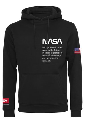 Hoodie noir avec cordons, poche avant, et logo de la NASA. Présente un texte sur la mission de la NASA et le drapeau américain sur la manche.