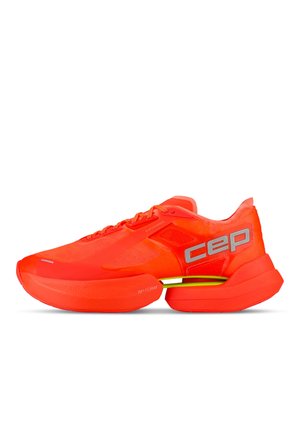 Helles orangefarbenes Laufschuh mit dicker Sohle, vorne zum Schnüren und "cep"-Markierung an der Seite.