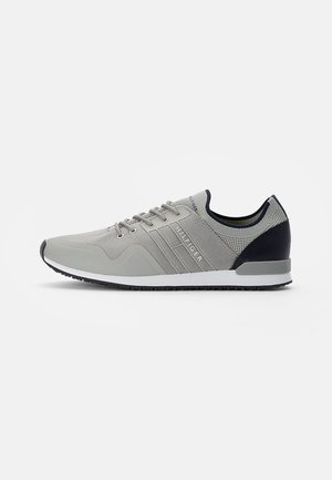 ICONIC SOCK RUNNER - Sneakers - antique silver