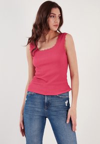 LELA Top - fuchsia