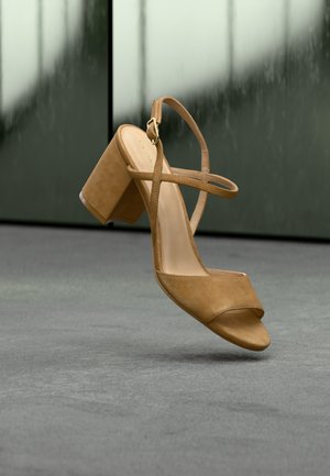 D VIRNILISA S - Sandali - cognac