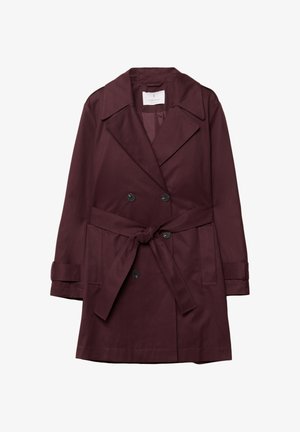 Trench coat bordeaux doppiopetto con cintura, ampio colletto a punte, tasche a patta e dettagli con bottoni. Tessuto liscio con una finitura opaca.