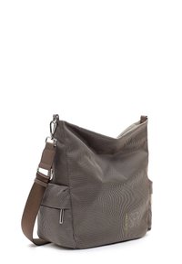 Borsa a spalla in tessuto grigia con un design morbido, caratterizzata da una tracolla regolabile singola, tasca laterale e un accento del logo discreto.