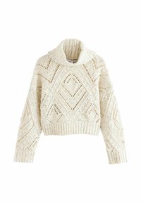 Sweter w kolorze kremowym, skrócony, z wysokim kołnierzem, ozdobiony diamentowym wzorem i ściągaczami na rękawach. Wykonany z teksturowanego materiału dzianinowego.