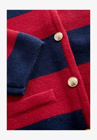 Selectat, navy red stripe