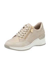 Beige Sneaker mit strukturiertem Obermaterial, goldenen Akzenten und einem seitlichen Reißverschluss. Dicke weiße Sohle mit einem grauen Abschnitt an der Ferse. Schnürdesign-Detail.