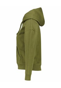 Sudadera verde oliva con capucha ajustable, bolsillo lateral y puños acanalados. Fabricada en un tejido suave y texturizado, con un corte relajado.