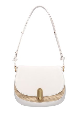 Sac à épaule en cuir blanc avec panneau avant tissé beige et fermoir vertical doré, bandoulière réglable avec ferrures dorées.