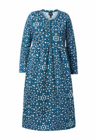 Vestido largo azul de manga larga con un patrón geométrico en tonos de azul y crema, con un escote redondo y un cierre central con cremallera.
