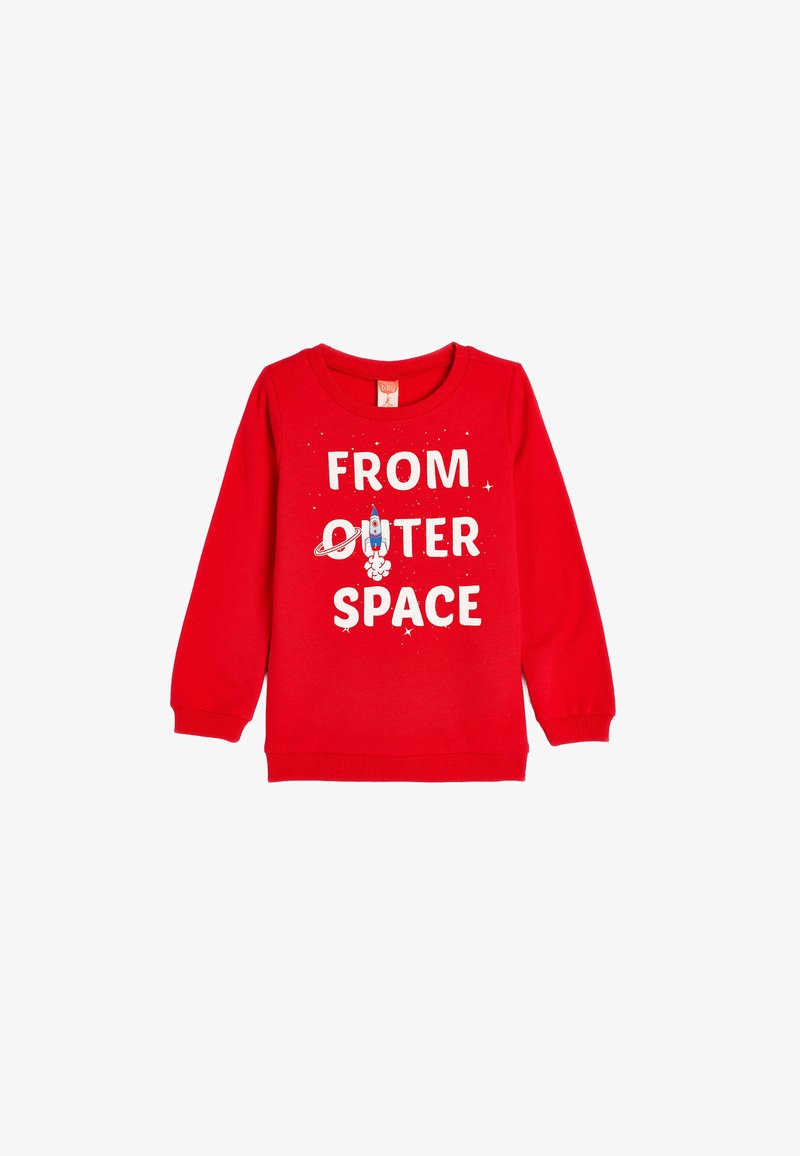 Czerwony bawełniany sweatshirt z białym napisem "Z ZEWNĘTRZNEJ PRZESTRZENI", grafiką rakiety i gwiazdami. Długie rękawy i okrągły dekolt.