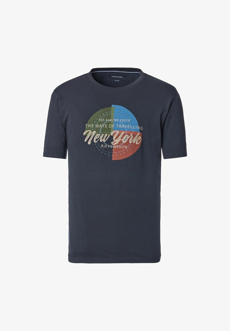 Granatowa bawełniana koszulka z krótkimi rękawami, okrągłym dekoltem i nadrukowaną okrągłą grafiką zawierającą napis "New York Adventure" oraz kolorowe segmenty.