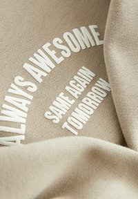 Next CREW NECK - Ikdienas džemperis - cement stone slogan