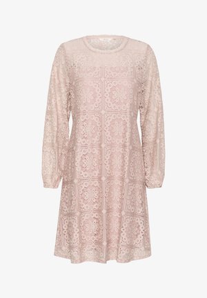 Világos rózsaszín csipke ruha hosszú ujjakkal, bonyolult virágmintákkal és laza szabással. Kerek nyakkivágás, térdig érő szabás.