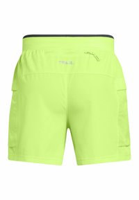 Shorts verdes neón de material ligero, con cintura elástica y un bolsillo con cremallera en la parte trasera. Cuenta con bolsillos laterales y un diseño estructurado.