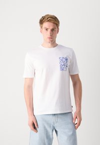 Scotch & Soda REGULAR FIT LEFT CHEST LOGO - Print T-shirt - bright white