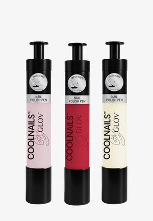 Trzy pisaki do paznokci: w pastelowym różowym, czerwonym i białym odcieniu. Każdy z nich ma czarną nakrętkę i etykiet�ę "bez bałaganu", cylindryczny kształt i plastikową teksturę.