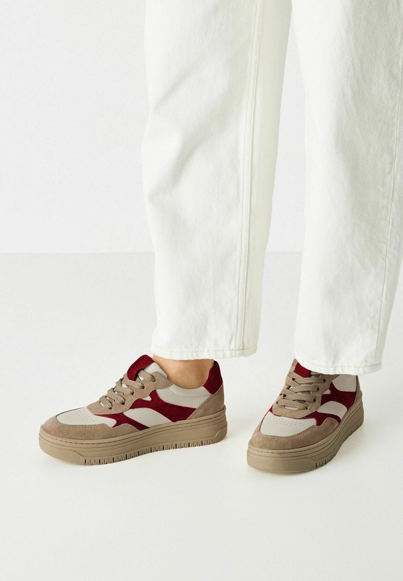 Tamaris Trainers - beige comb
