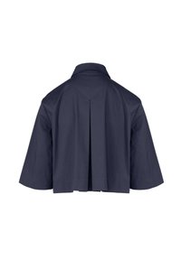 Giacca blu navy corta, realizzata in tessuto leggero. Presenta un colletto classico, maniche corte e un dettaglio a pieghe sul retro.