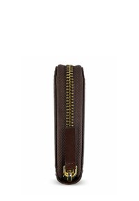 Portafoglio marrone realizzato in materiale testurizzato con chiusura a zip dorata e una linguetta in pelle, caratterizzato da un profilo slim.