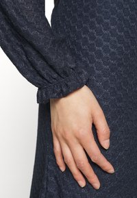 ONLY Petite Stickad klänning - dark blue