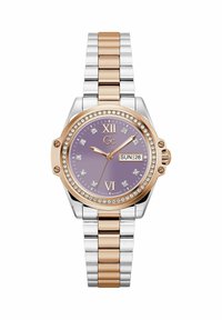 Zegarek GC z okrągłą kopertą ze stali nierdzewnej w kolorach srebrnym i różowym złocie, fioletową tarczą z kryształowymi akcentami, wskaźnikiem daty oraz bransoletą ogniwową.
