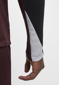 Nike Performance STRIKE DRILL TOP - Majica z dolgimi rokavi - burgundy crush black wolf grey wolf grey