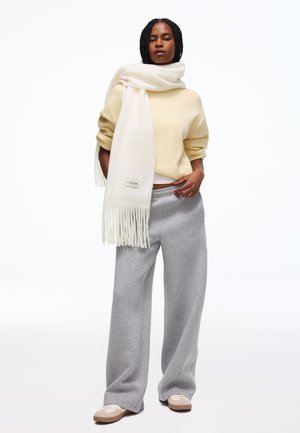 Bershka, LIGHTWEIGHT WITH FRINGING - SCARF - Sjaal - white