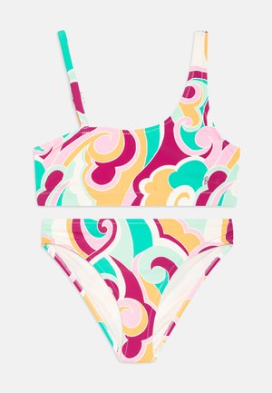 Ensemble de bikini en deux pièces présentant un motif abstrait tourbillonnant multicolore en rose, violet, turquoise et jaune sur un fond clair.