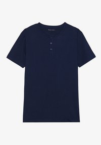 T-shirt a maniche corte blu navy realizzato in cotone morbido, con scollatura arrotondata e patta con tre bottoni. Tessuto liscio senza motivi.