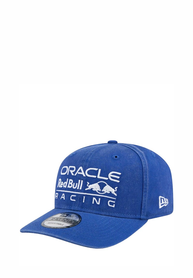 Niebieska czapka bejsbolowa z haftowanym napisem i logo "Oracle Red Bull Racing", regulowany rozmiar, o sztywnej konstrukcji z zakrzywionym daszkiem.