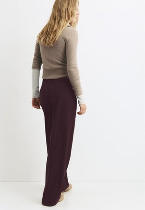 PULL&BEAR TAILORED WITH DARTS - Pantaloni - bordeaux