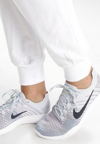 Venice Beach Träningsbyxor - white