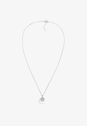 Ezüstlánc nyaklánc két medállal: egy fényes korong és egy kisebb, texturált felületű korong, mindkettő egy finom láncról lóg.