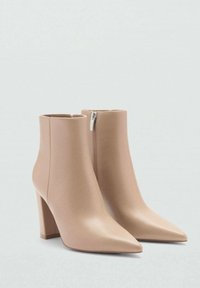Mango Klassiska stövletter - beige