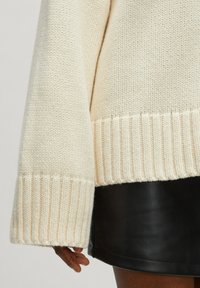 EDITED Strickpullover - weiß