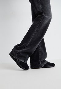 MOTIONXX - Baskets basses - black