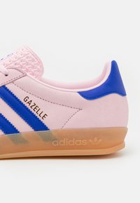 adidas Originals GAZELLE INDOOR Sneakers clear pink/lucid