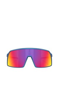 Occhiali da sole sportivi con una grande lente avvolgente in colori degradé che vanno dal viola all'arancione. La montatura è blu con un design angolare e senza hardware visibile.